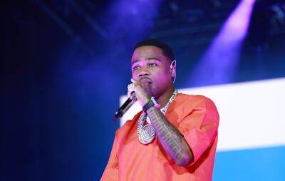 Roddy Ricch leads “Fuck NYPD” chant during Summer Jam performance after weapons charges dismissed - www.nme.com - New York - New Jersey
