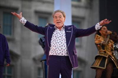 Andrew Lloyd Webber Responds After Being Booed For Calling ‘Cinderella’ A ‘Costly Mistake’ At Final Show - etcanada.com