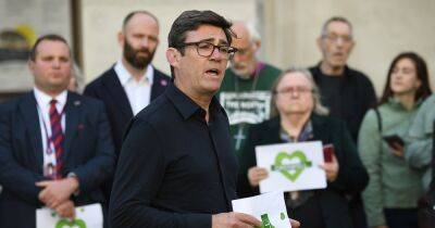 Pat Karney - Andy Burnham - Paul Dennett - 'Where is the justice': Dozens gather at vigil for Grenfell victims five years on from tragic blaze - manchestereveningnews.co.uk - Manchester - city Salford