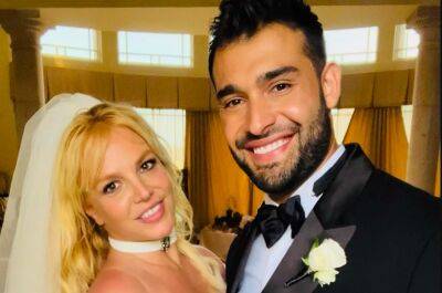 Michael Jackson - Selena Gomez - Paris Hilton - Sam Asghari - Donatella Versace - Sam Asghari Proudly Shows Off His Wedding Ring In Video After Tying The Knot With Britney Spears - etcanada.com - California - county Drew