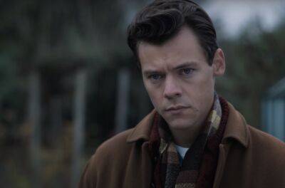 Harry Styles - Michael Grandage - Bethan Roberts - Ron Nyswaner - Watch the teaser trailer for Harry Styles’ new LGBTQ+ drama ‘My Policeman’ - nme.com - Britain