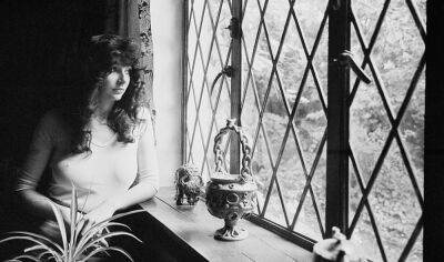 Kate Bush - Kate Bush thanks her new fans as “Running Up That Hill” continues to climb those charts - thefader.com - Norway - Austria