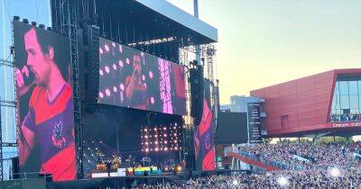 Harry Styles halts Emirates Old Trafford gig to find his first school teacher in the crowds - manchestereveningnews.co.uk - county Holmes - county Cheshire