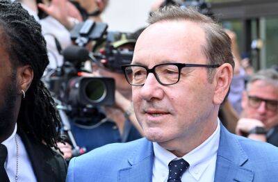 Kevin Spacey - Kevin Spacey ‘Strenuously’ Denies Sex Charges, Granted Bail - etcanada.com - Britain - London