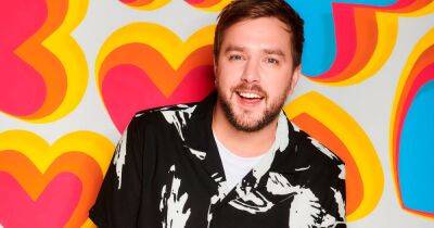 Iain Stirling - Love Island's Iain Stirling to head across the pond to narrate USA version of hit show - ok.co.uk - Britain - Scotland - USA - California - Hawaii