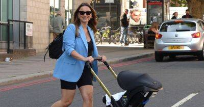 Sam Faiers - Paul Knightley - Sam Faiers looks chic in blue blazer as she takes baby son Edward to passport office - ok.co.uk