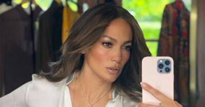 Jennifer Lopez - Jennifer Lopez Brought Back the Black String Bikini — Grab a Similar Style on Amazon - usmagazine.com - Los Angeles - Netflix
