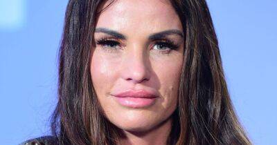 Katie Price slammed by fans after using make-up filter on children Bunny, 7, and Jett, 8 - www.dailyrecord.co.uk