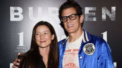 Johnny Knoxville - Howard Stern - Johnny Knoxville Files for Divorce From Naomi Nelson After 11 Years of Marriage - etonline.com - county Nelson