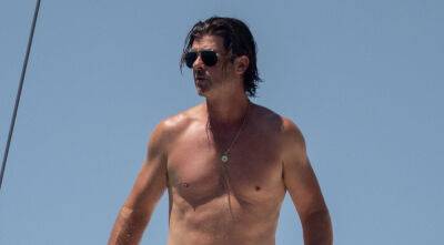 Robin Thicke - Robin Thicke Goes Shirtless for Yacht Day in Cabo (Photos) - justjared.com - Los Angeles - Los Angeles - Mexico - county Lucas