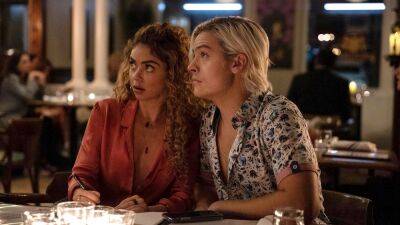 Dylan Sprouse - Sarah Hyland - ‘My Fake Boyfriend’ Review: Rose Troche’s Queer Romcom Goes Broad With Its Social Media-Driven Plot - variety.com - city Sandra - city Salem