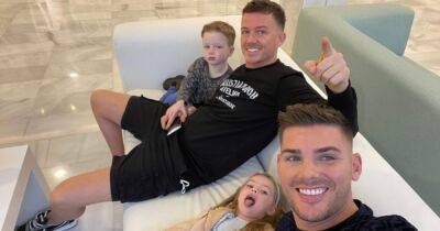 'Every day is a Father's Day with our twins' says Hollyoaks star Kieron Richardson - www.manchestereveningnews.co.uk