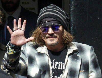 Johnny Depp - Jeff Beck - Hedy Lamarr - Johnny Depp Warns Fans About Fake Social Media Accounts - etcanada.com - county Story