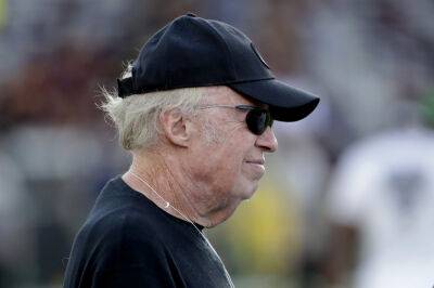 Phil Knight - Nike’s Phil Knight And Dodgers Co-Owner Alan Smolinisky Offer $2 Billion For Portland Trail Blazers NBA Franchise - deadline.com - state Oregon - county Bay - city Portland - city Tampa, county Bay