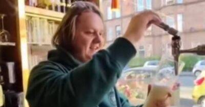Lewis Capaldi - Lewis Capaldi wows pub goers serving pints behind bar at Glasgow restaurant - dailyrecord.co.uk - county Isle Of Wight