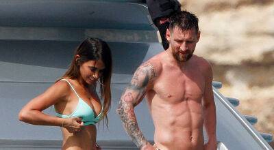 Lionel Messi Spotted Enjoying a Yacht Day with Wife Antonela Roccuzzo & Friends - justjared.com - Spain - Saudi Arabia