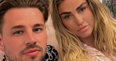 Katie Price - Katie Price ‘begs sister Sophie to invite Carl to her wedding’ after charges were dropped - ok.co.uk