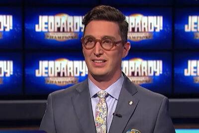 Alex Trebek - Ken Jennings - Mayim Bialik - ‘Jeopardy!’ fans think Buzzy Cohen is new host due to cryptic tweets - nypost.com