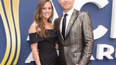 Scotty Maccreery - 'American Idol' Winner Scotty McCreery and Wife Gabi Expecting First Baby - etonline.com - USA
