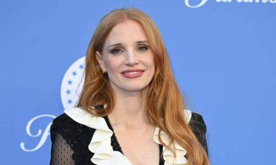 Anne Hathaway - Jessica Chastain - Jessica Chastain leaves fans on the edge of their seats as she unveils exciting new project - hellomagazine.com