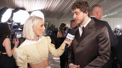Can I (I) - Jack Harlow - Emma Chamberlain - Met Gala - Emma Chamberlain Reacts to Her Viral Interview With Jack Harlow at the Met Gala - etonline.com