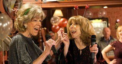 Audrey Roberts - Gail Platt - Helen Worth - Coronation Street fans stunned after discovering age gap between Audrey and Gail actors - dailyrecord.co.uk - Britain - Scotland