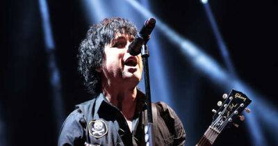Frank Carter - Green Day, Fall Out Boy and Bring Me The Horizon win big at Kerrang! Awards - msn.com - Britain - Scotland - USA - county Hall