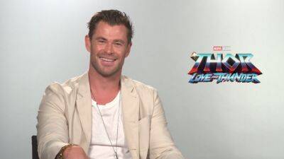 Chris Hemsworth - Chris Hemsworth Responds After Fans Go Crazy For Naked Butt Scene In ‘Thor: Love And Thunder’ (Exclusive) - etcanada.com - Canada