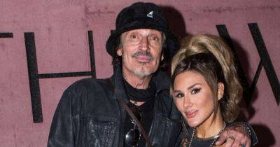 Joan Jett - Tommy Lee - Brittany Furlan - Tommy Lee broke four ribs carrying luggage down uneven stairs - msn.com - Pennsylvania - Nashville - Washington, area District Of Columbia - Columbia