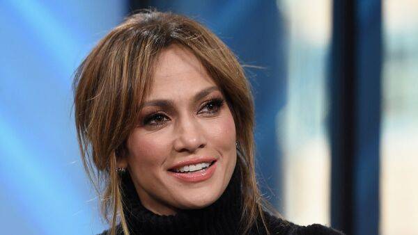 Jennifer Lopez - Jennifer Lopez’s Pussy-Bow Blouse Is Major Return-to-Office Inspo - glamour.com