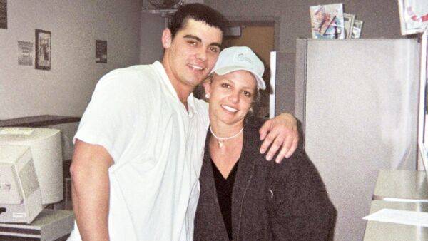 Britney Spears - Jason Alexander - Britney Spears' Ex Jason Alexander Allegedly Tried to Enter Her Bedroom on Her Wedding Day - etonline.com - county Ventura