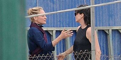 Charlize Theron Gives Uma Thurman Some Direction While Filming 'The Old Guard 2' in Italy - www.justjared.com - Italy