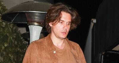 John Mayer Meets Up with Friends for Dinner in West Hollywood - www.justjared.com - city Columbia
