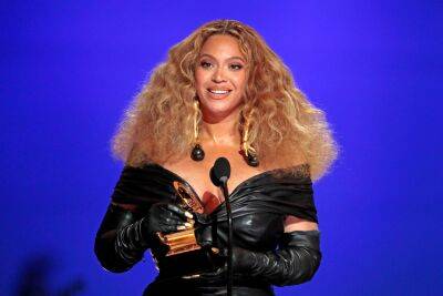 Beyoncé Encourages Fans To ‘Release The Wiggle’ As She Unveils Empowering Album Art - etcanada.com