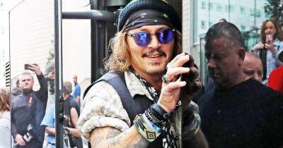 Johnny Depp - Amber Heard - Jeff Beck - Elaine Bredehoft - Johnny Depp greeted by fans in Manchester ahead of O2 Apollo gig - manchestereveningnews.co.uk - Britain - USA - Manchester - city Newcastle - Washington - county Heard