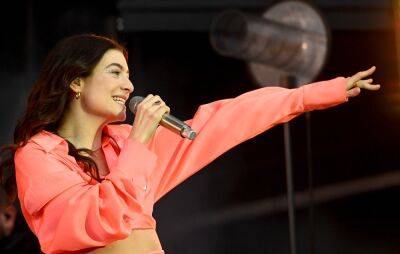 Lorde says she’s “getting nearer” to writing nothing but big pop songs - www.nme.com