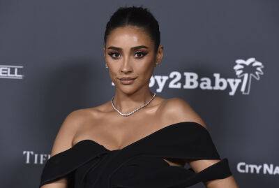 Shay Mitchell Shares First Photo Of Baby No. 2, Reveals Deeply Meaningful Name - etcanada.com - Los Angeles - Rome