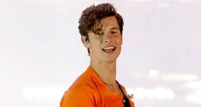 Shawn Mendes - Shawn Mendes Wore Orange Shirt to Wango Tango Festival 2022 for a Very Important Reason - justjared.com - Texas - New York - county Carson - county Buffalo - county Uvalde