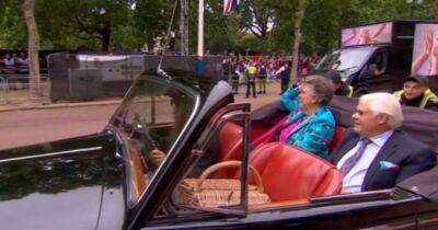 Clare Balding - Prue Leith - Prue Leith's car breaks down as security pushes it down road at Queen's Jubilee Pageant - ok.co.uk - Britain