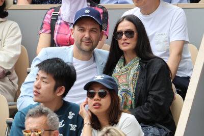 Page VI (Vi) - Ashton Kutcher - Bruce Willis - Daniel Humm - Demi Moore And Her Adorable Puppy Cuddle Up With Rumoured Boyfriend Daniel Humm At French Open - etcanada.com - France - Switzerland - city Moore - Madison, county Park