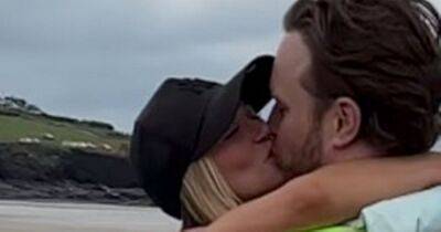 Amanda Holden - Michelle Keegan - Ella Eyre - Mark Wright - Vicky Pattison - Aston Merrygold - Olly Murs - Amelia Tank - Marvin Humes - Jess Wright - Jake Quickenden - Vicky Pattinson - Vicky Pattison leads stars in congratulating Olly Murs and Amelia Tank on engagement - ok.co.uk - Britain