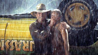 Laura Dern - Jeff Goldblum - Steven Spielberg - Sam Neill - Colin Trevorrow - A Child Star from the OG Jurassic Park Movie Returned to Walk the Dominion Red Carpet - glamour.com