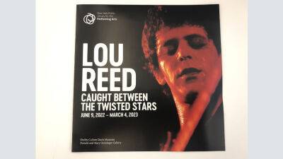 Lou Reed - Laurie Anderson - Jem Aswad-Senior - Stunning Lou Reed Exhibit — With Guitars, Record Collection, Letters and More — Opens in New York - variety.com - New York - New York - Texas - county Anderson
