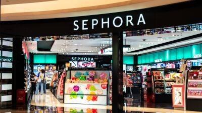 Sephora Is Having a Rare 50%-Off Sale This Holiday Weekend - www.glamour.com - France