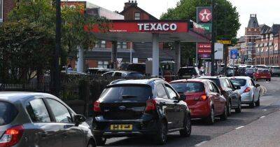 Huge queues for Greater Manchester petrol station after slashing prices in bid to have 'UK's cheapest fuel' - www.manchestereveningnews.co.uk - Britain - Manchester