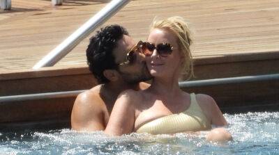 Sandra Lee & Boyfriend Ben Youcef Enjoy a PDA-Filled Pool Day While in Italy (Photos) - www.justjared.com - Italy - city Sandra - Lake