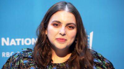 Beanie Feldstein Diagnosed With Tonsilitis Ahead of Final 'Funny Girl' Performances: 'When It Rains, It Pours' - www.etonline.com