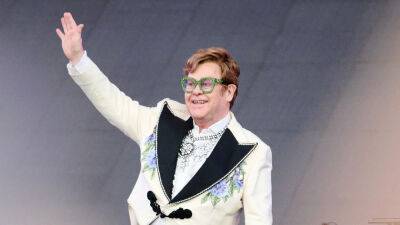 Elton John's Set List for U.S. Leg of 2022 Farewell Tour Dates! - www.justjared.com - New Zealand - Los Angeles - city Philadelphia