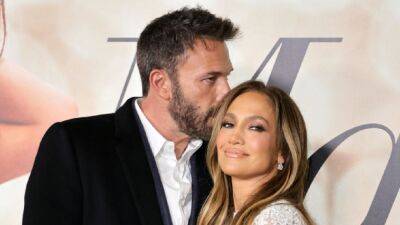 Inside Jennifer Lopez and Ben Affleck's Las Vegas Wedding — See Her White Dress! - www.etonline.com - Las Vegas