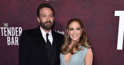 Jennifer Lopez and Ben Affleck’s Intimate Las Vegas Wedding: Everything to Know About the Guests, Dresses and More - www.usmagazine.com - Las Vegas